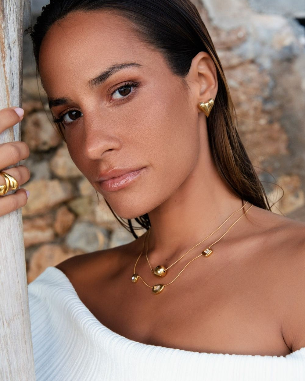 Collier Laura